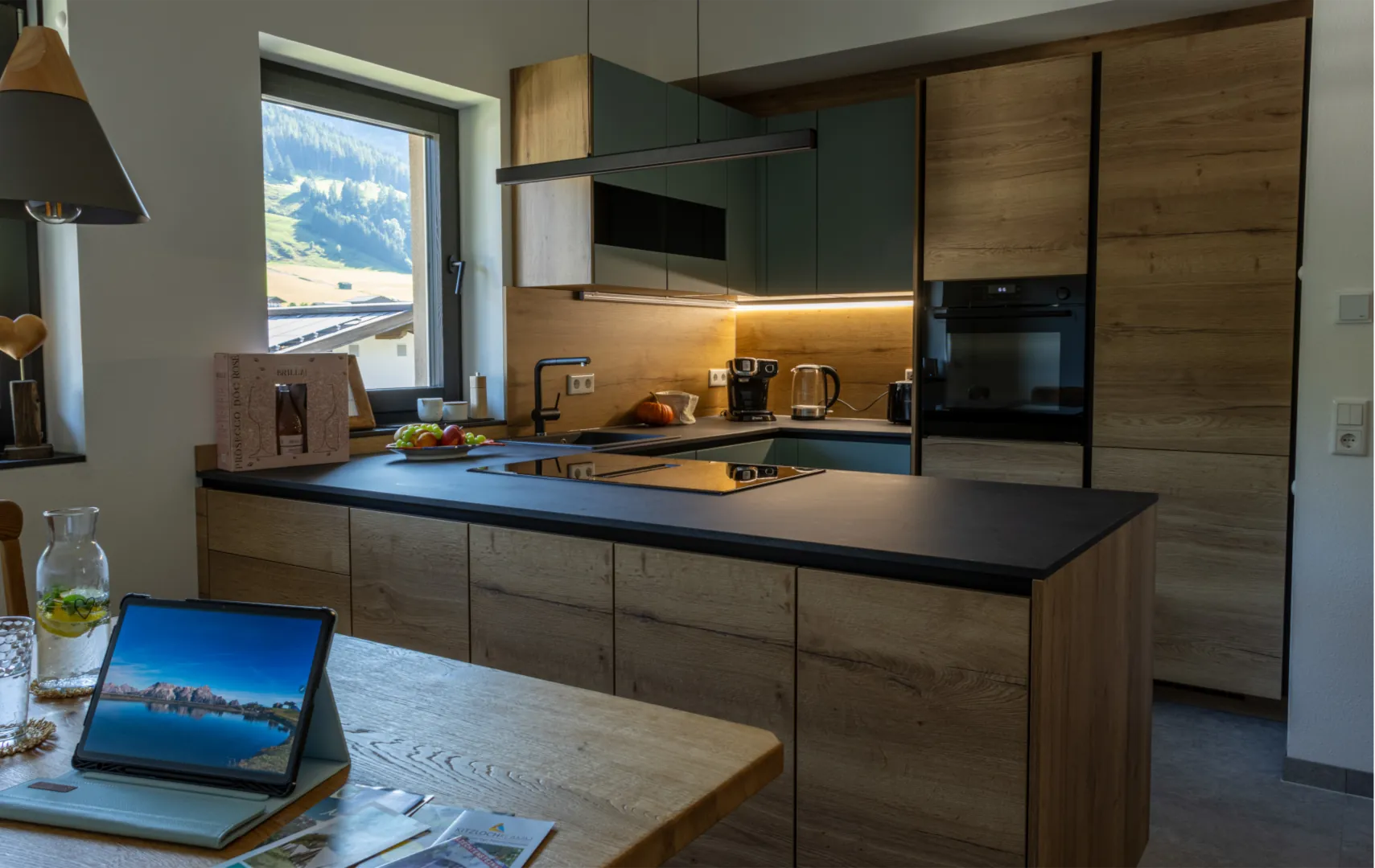 Voll ausgestattete Küche